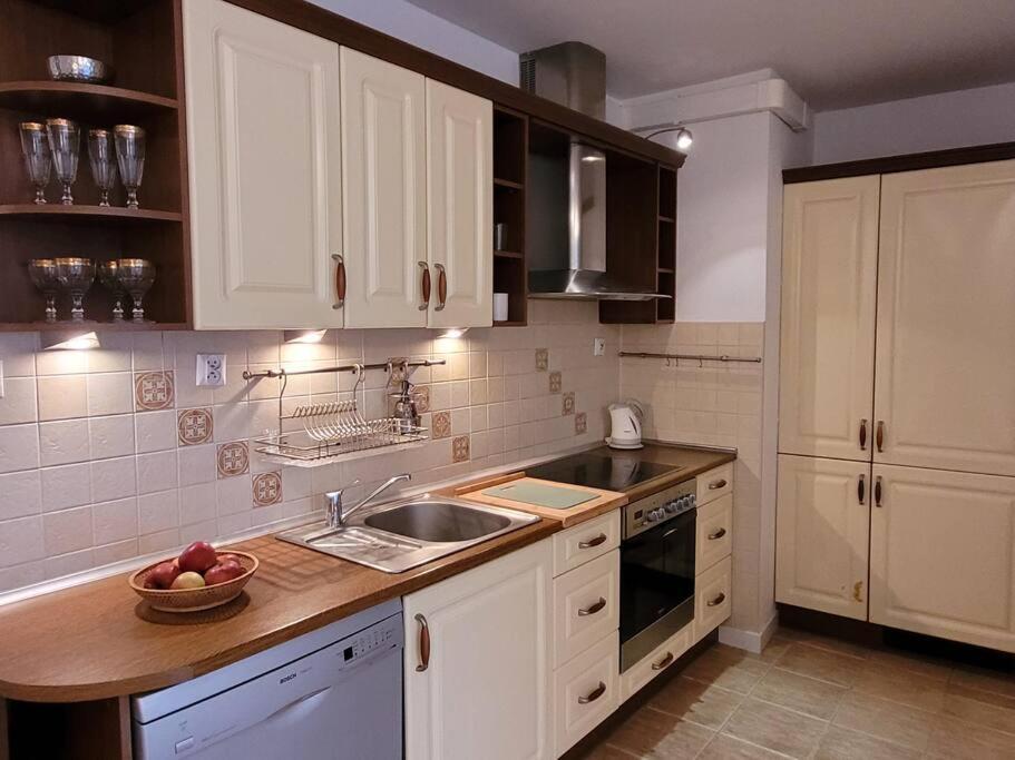 Na Starowce Apartment *
